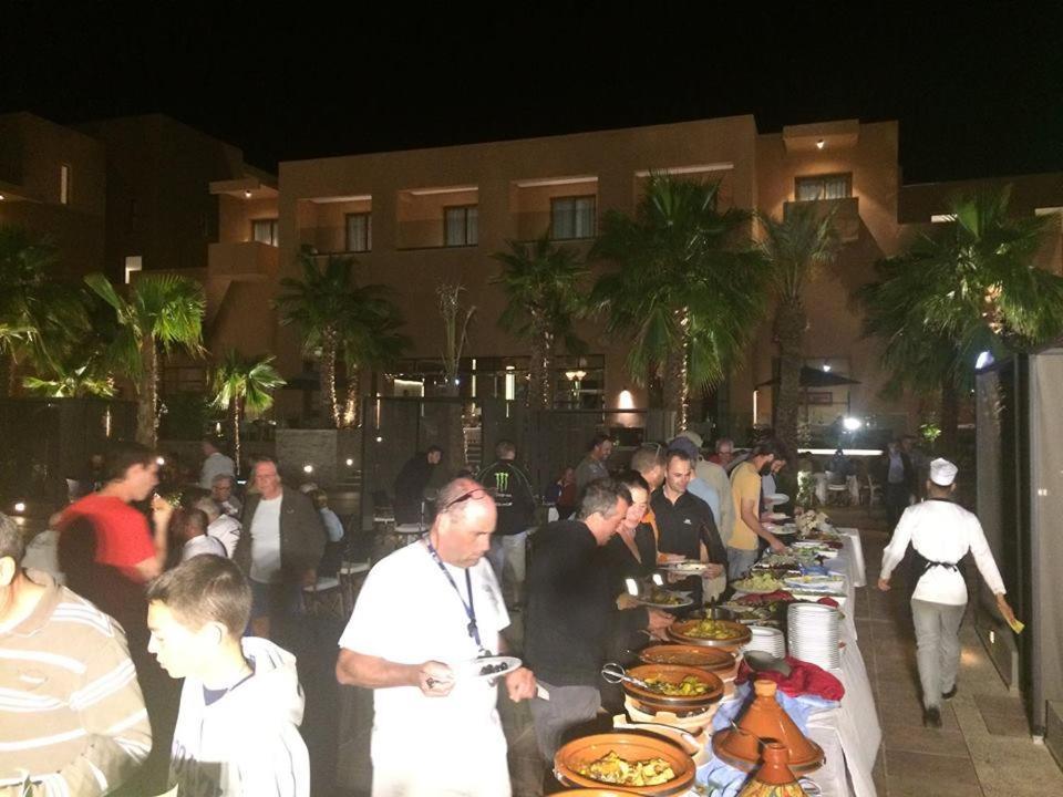 Oasis Palm Hotel Kulmim Zewnętrze zdjęcie