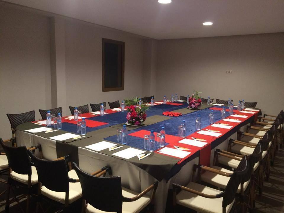 Oasis Palm Hotel Kulmim Zewnętrze zdjęcie